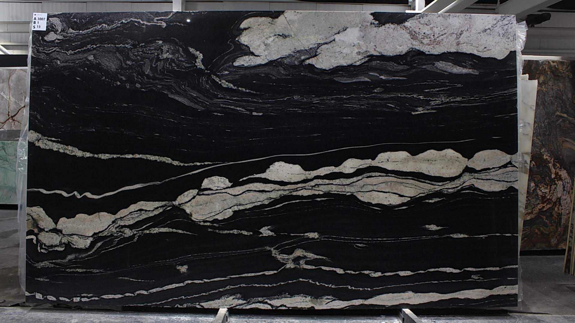 noma-black-a